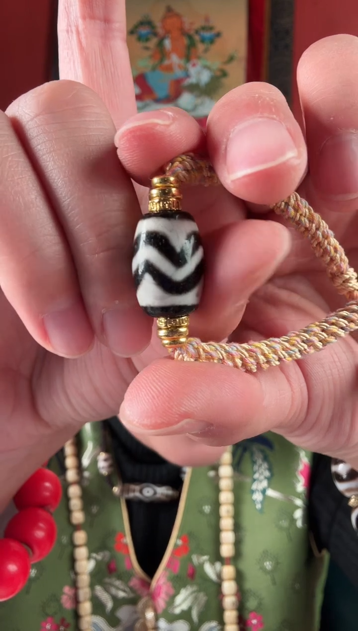 无非金属藏地黑白古串