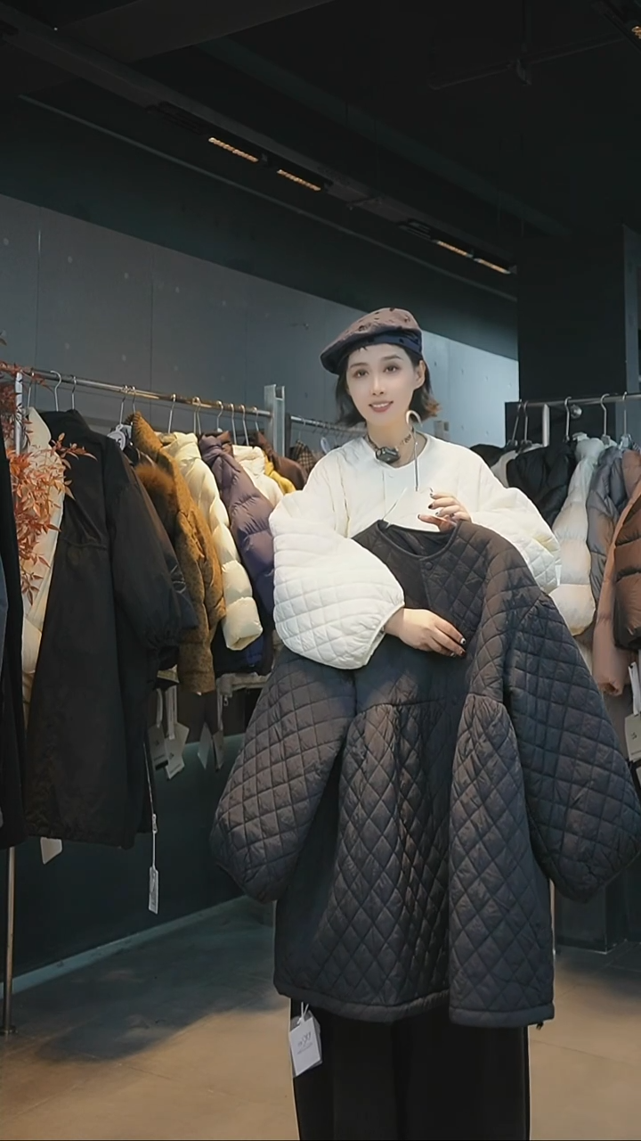 贝*黑色外套黑色外套