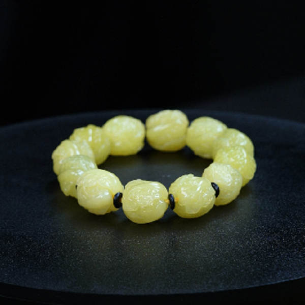 寿山石-艾叶绿白菜（百财）