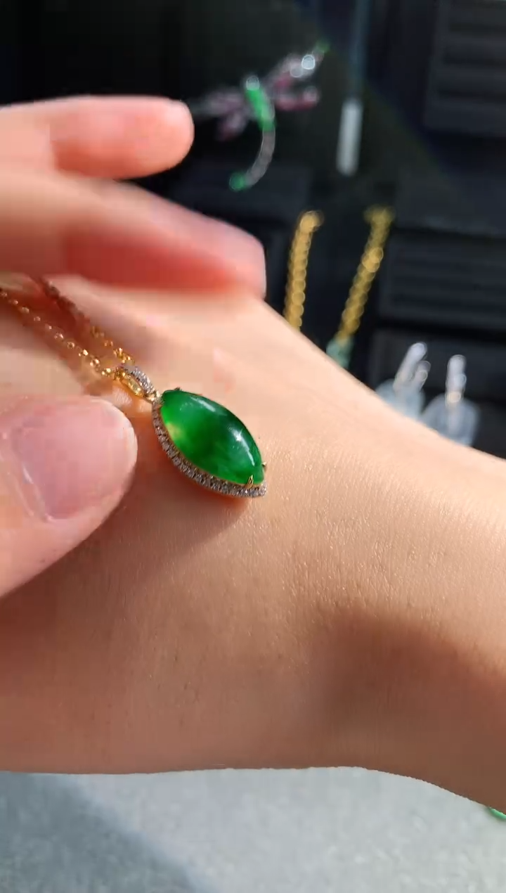 【闪购商品】翡翠吊坠(不含链)18K金镶嵌吊坠