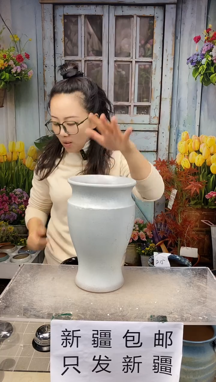 【闪购商品】红陶白色刻花陶盆1个装