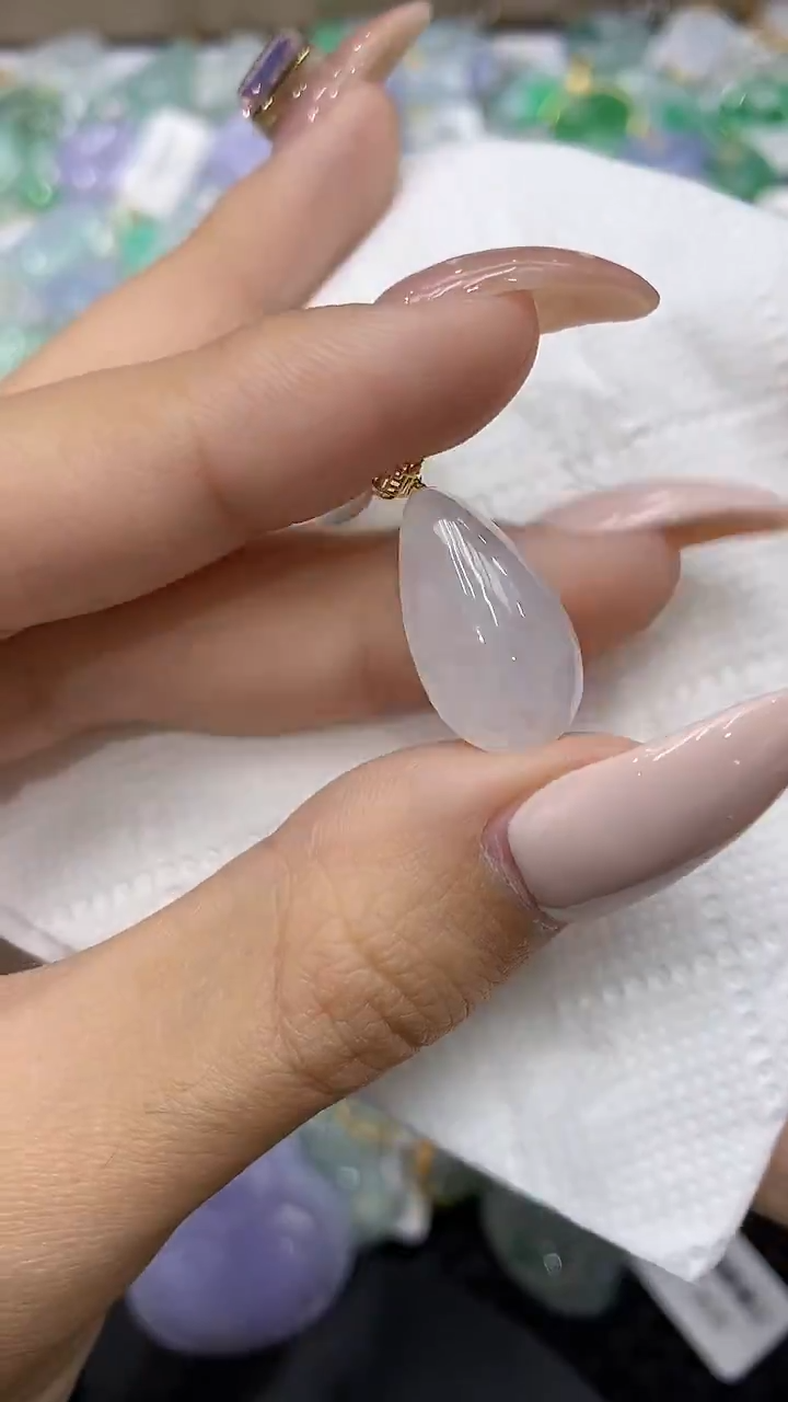 颈饰18K金镶嵌翡翠111111111111