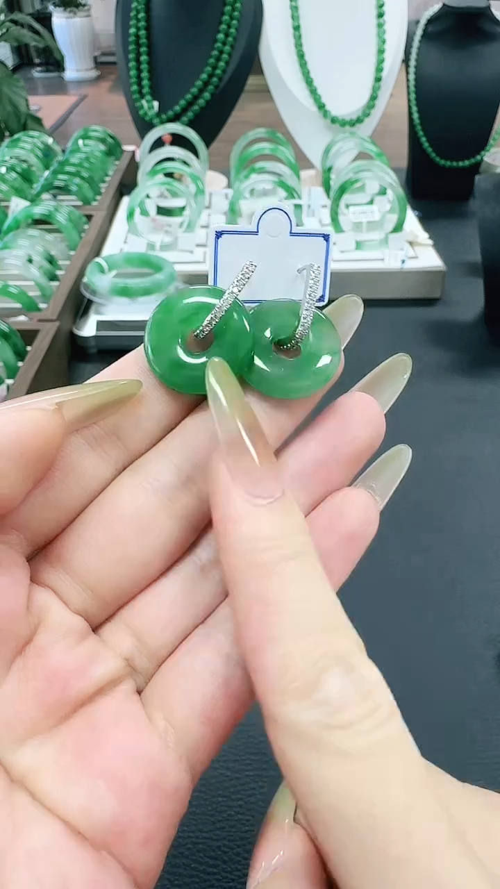 未镶嵌1石英质玉（非洲翠）/8203