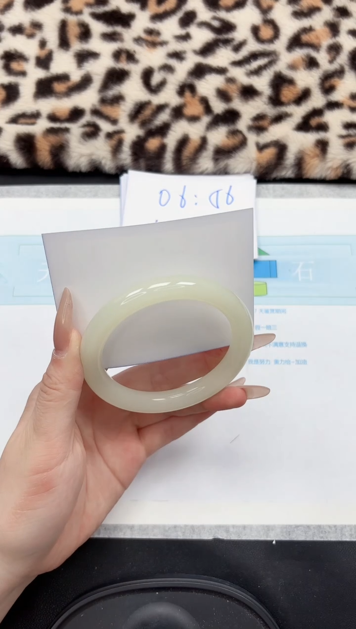 【闪购商品】石英质玉手镯未镶嵌179-56