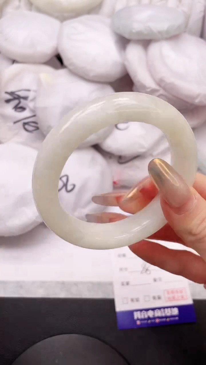 【闪购商品】和田玉手镯未镶嵌15K121-58