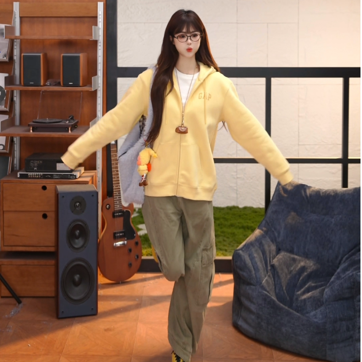 Gap男女装2025冬季新款logo斑驳印花抓绒宽松连帽衫卫衣831645