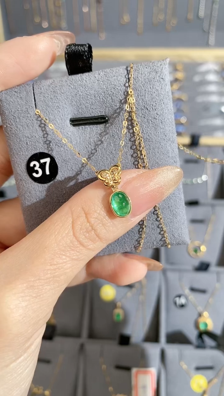 【闪购商品】祖母绿颈饰18K金镶嵌项链