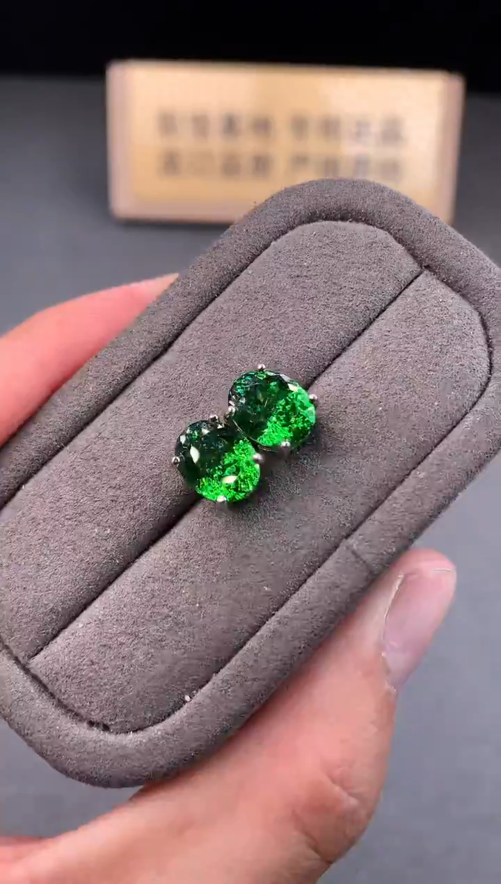 银S925镶嵌耳饰绿色碧玺2222