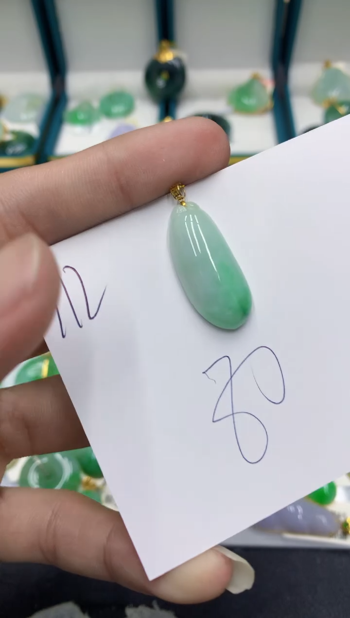 【闪购商品】翡翠颈饰18K金镶嵌翡翠