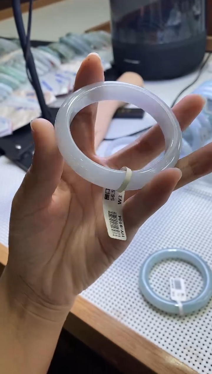 未镶嵌手镯翡翠正圈57圈口，08