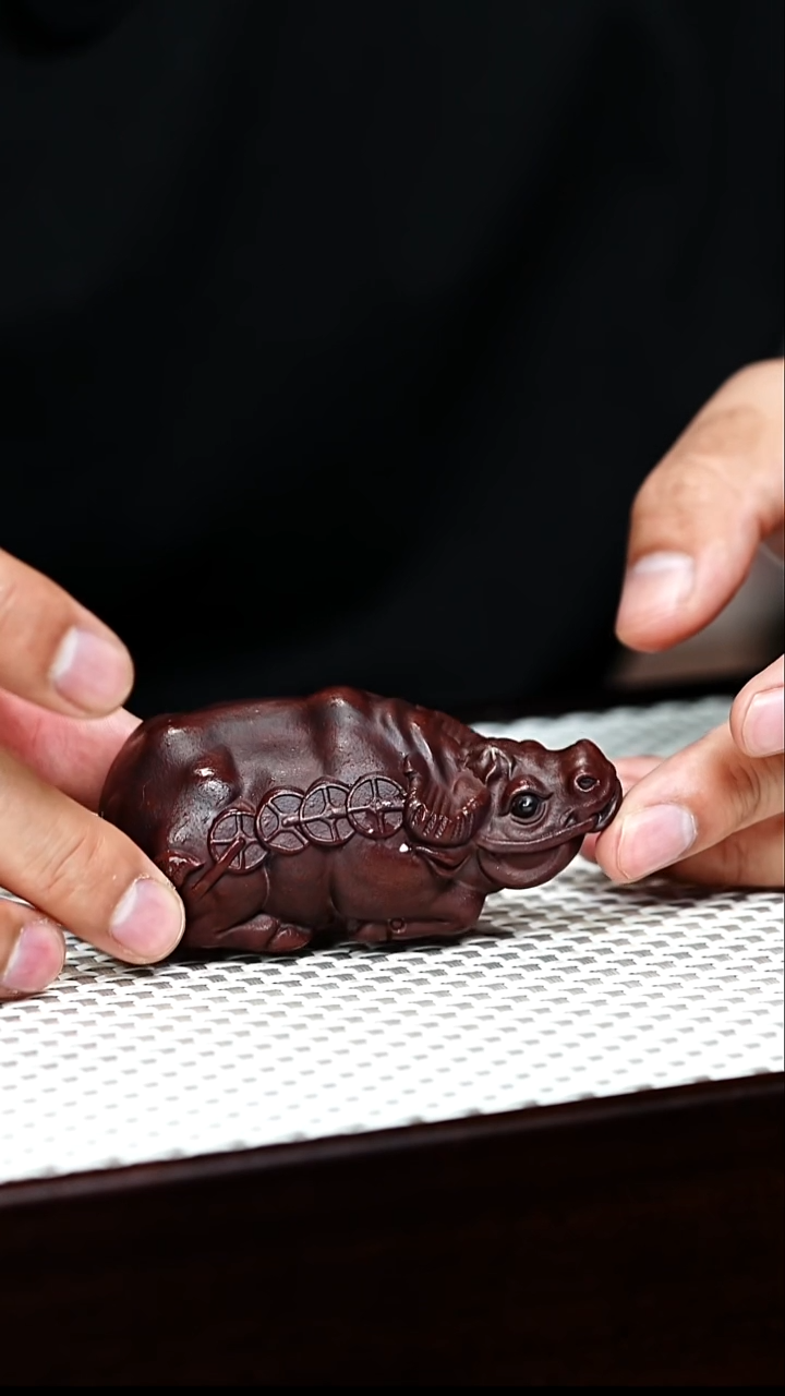 茶壶紫砂宜兴紫砂 茶宠 卧牛 铁血红砂h468