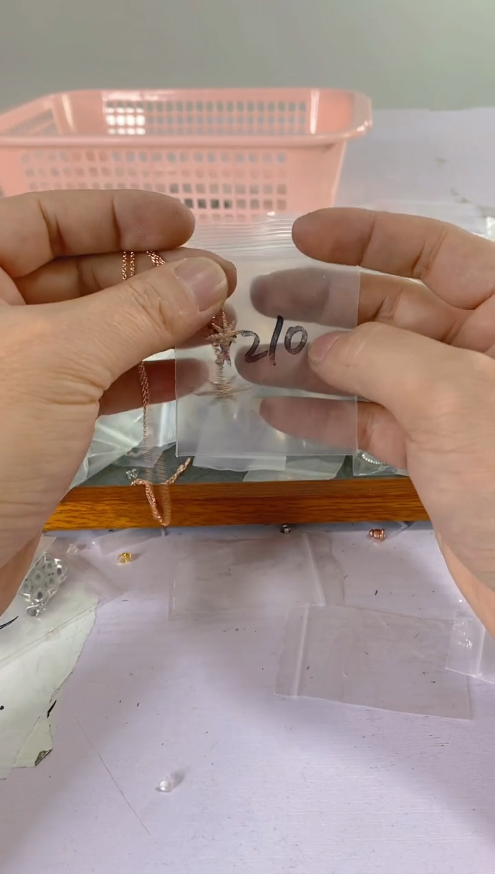 【闪购商品】水晶颈饰银S925镶嵌X210红宝，蓝宝，多样性发一件赠链