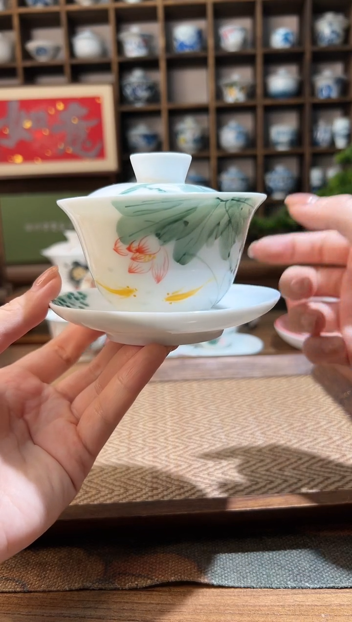 【闪购商品】五彩手绘荷花锦鲤三才盖碗