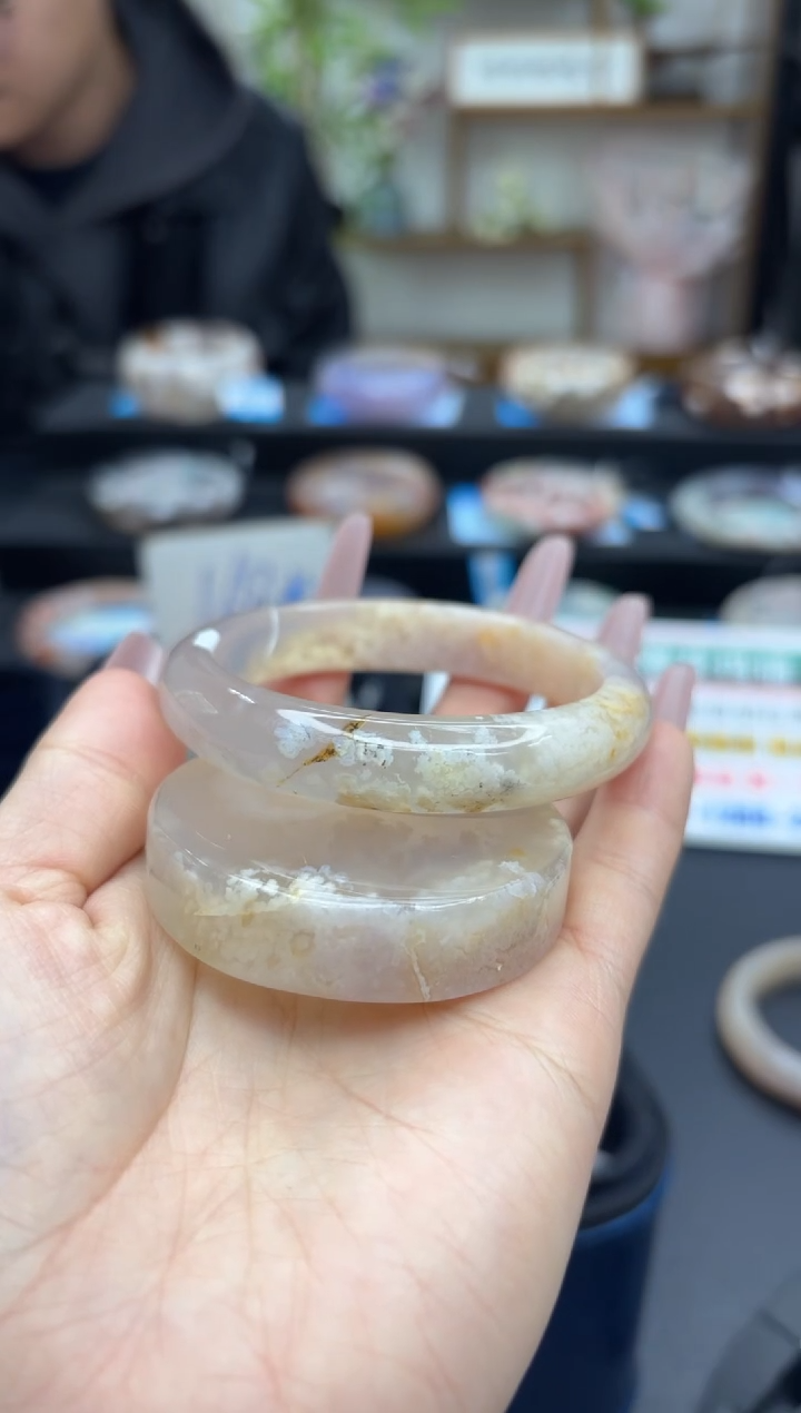 【闪购商品】石英质玉手镯未镶嵌C578(56圈赠送镯心)