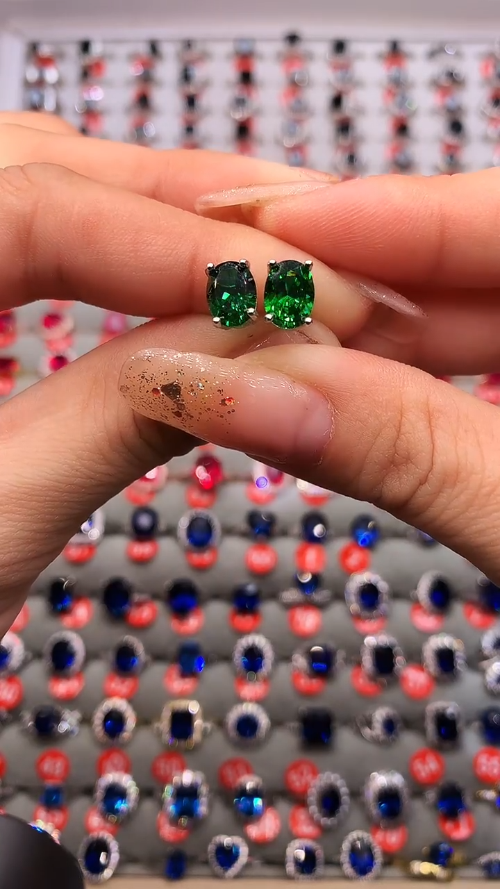 【闪购商品】透辉石耳饰银S925镶嵌1111111