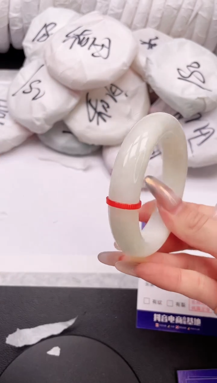 【闪购商品】和田玉手镯未镶嵌24L365-56