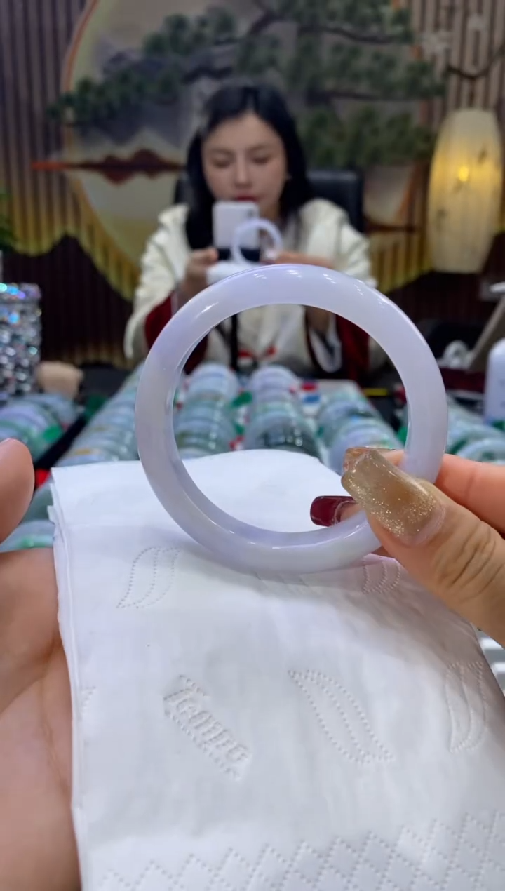 【闪购商品】翡翠手镯未镶嵌多人08140