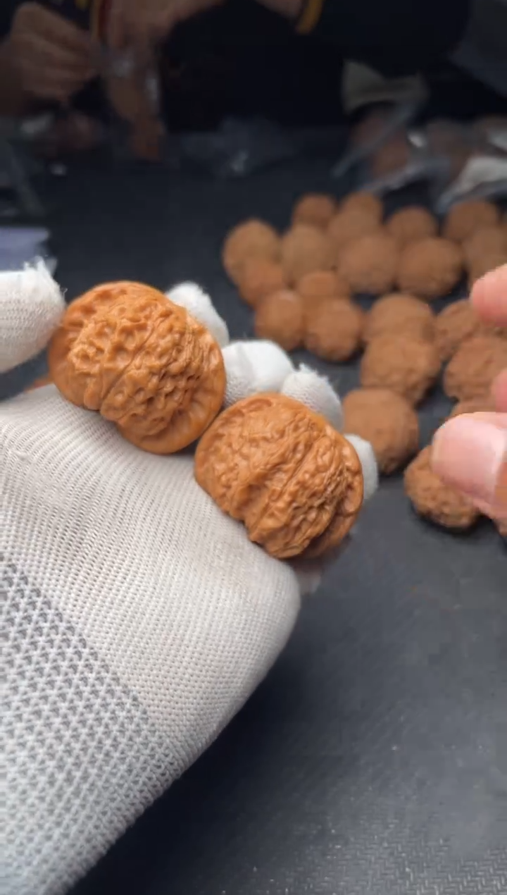 把件桃核a154  血麒麟 41尺