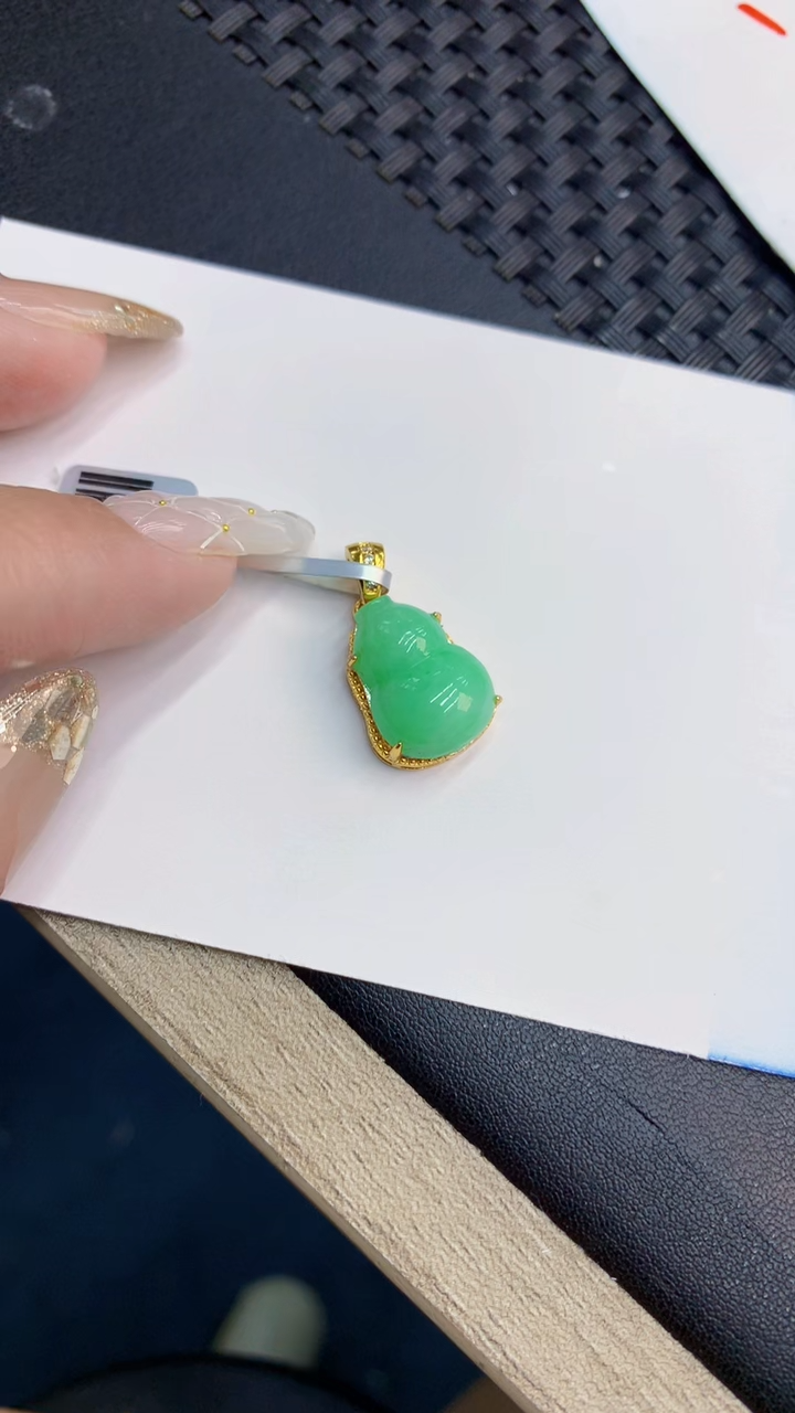 翡翠银S925镶嵌颈饰             8