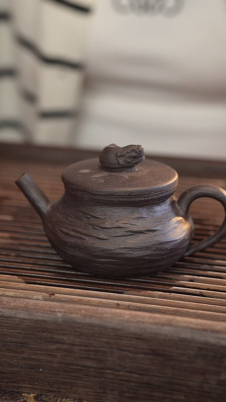 茶壶紫砂原矿手工制作160ccc【把根裂 宽口】