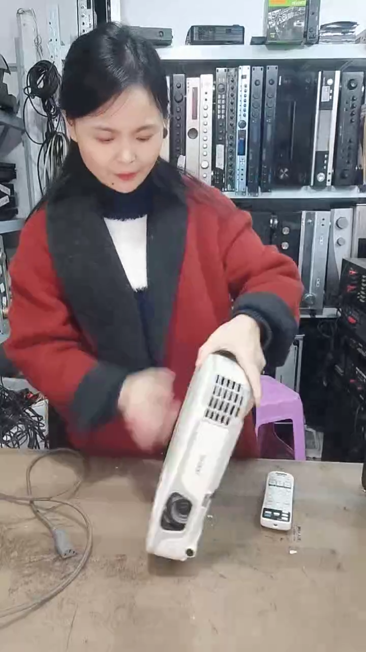 8新投影仪，不包邮费