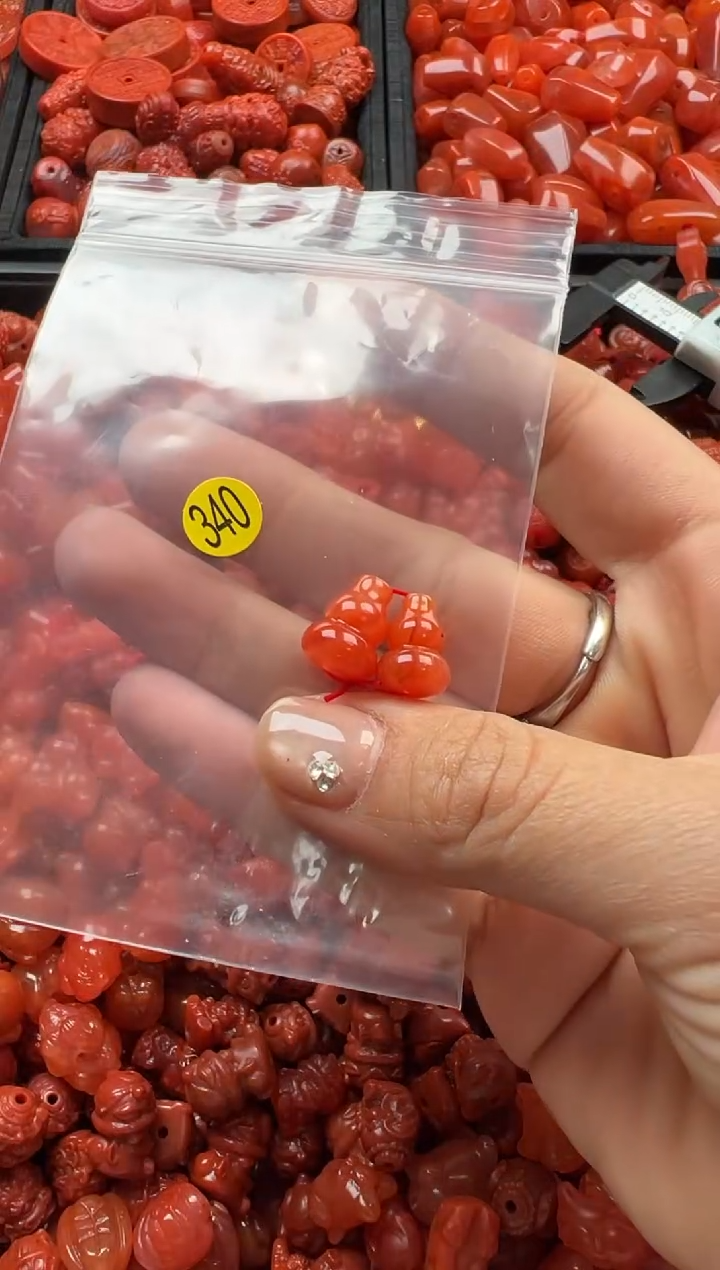 【闪购商品】南红玛瑙颈饰未镶嵌1