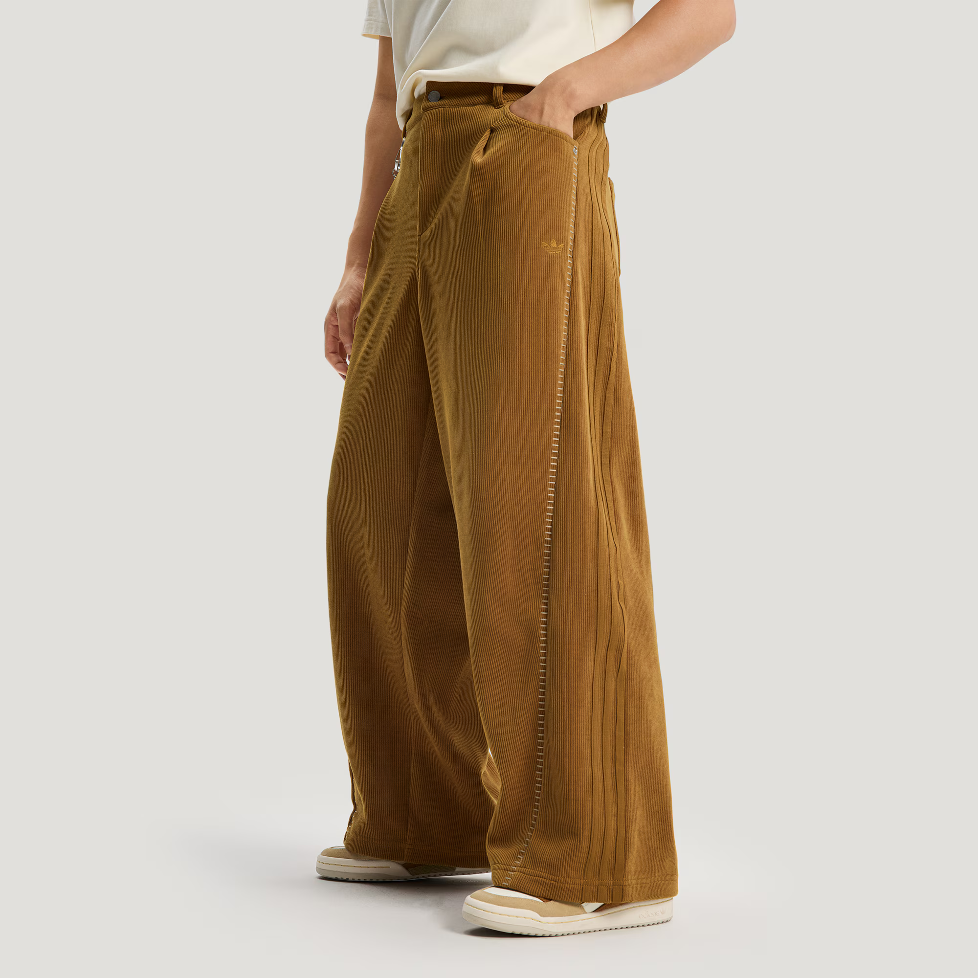 Adidas三叶草 CRAFTED PANT 「新年款」休闲日常运动裤 KT0682 1