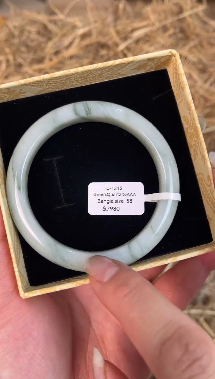 未镶嵌手镯石英质玉C-215