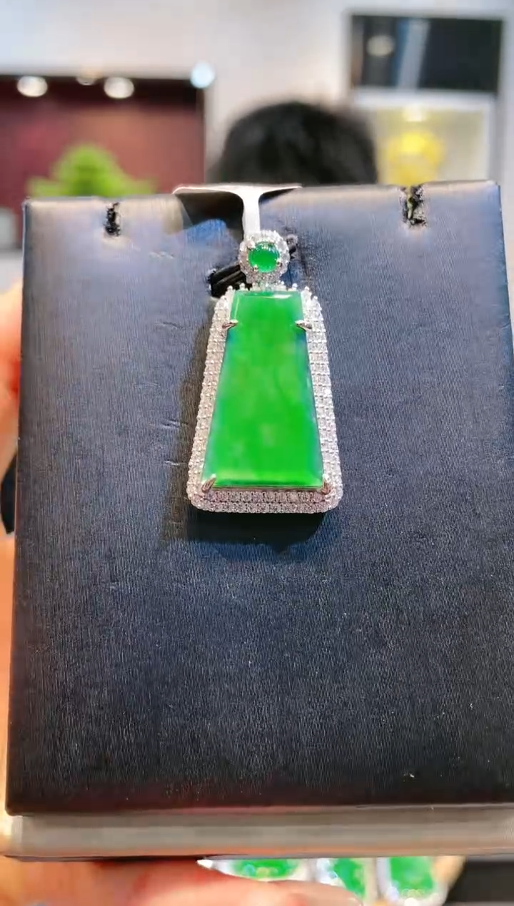 【闪购商品】翡翠颈饰银S925镶嵌A12天然A货翡翠吊坠（不含链）