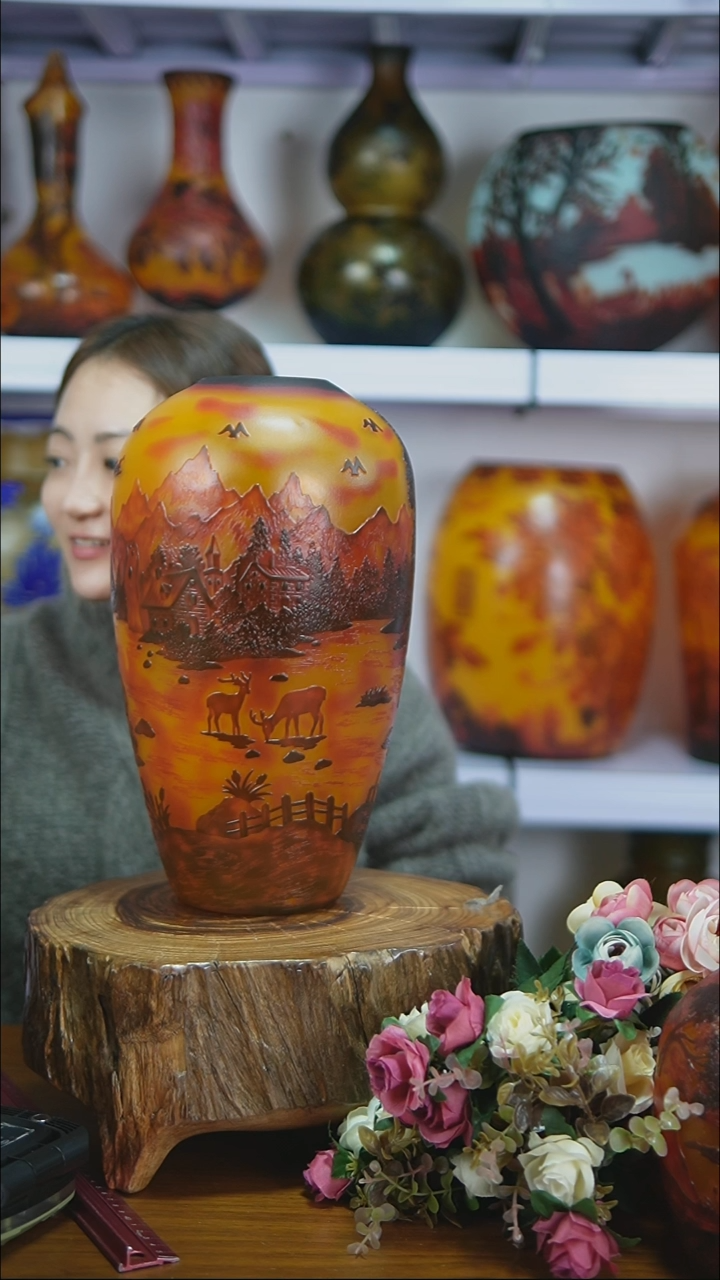 用****9山水格雷鸡油黄花瓶