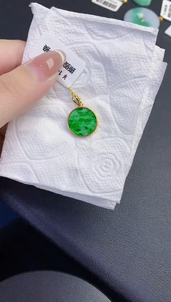 颈饰未镶嵌翡翠缅甸天然翡翠A货