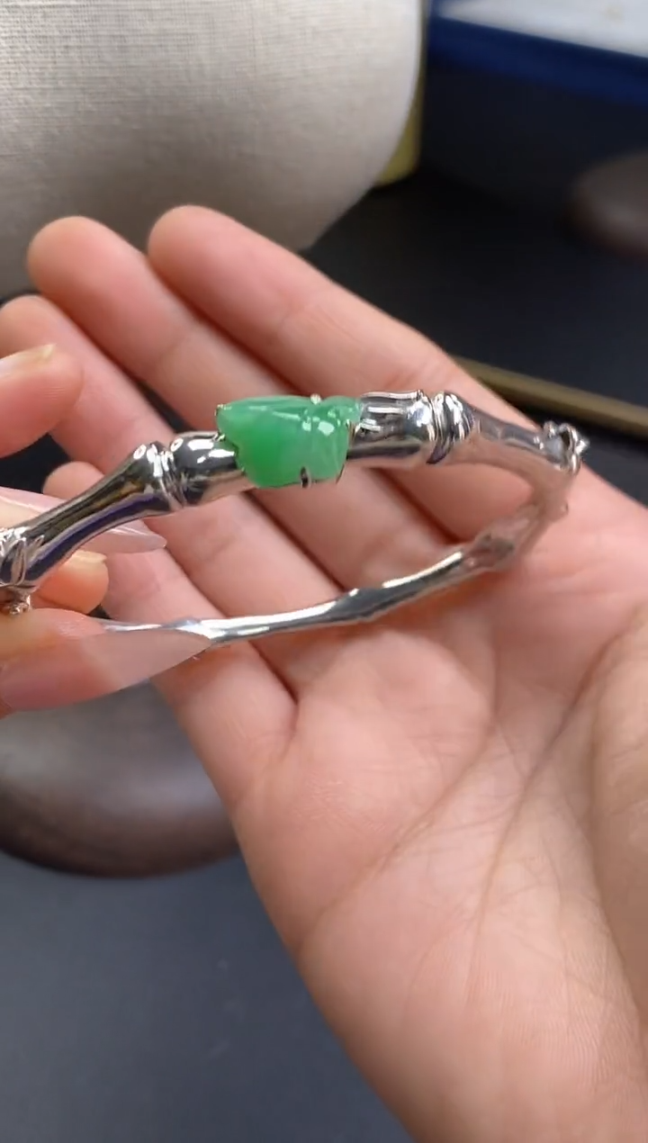 颈饰银S925镶嵌翡翠17675