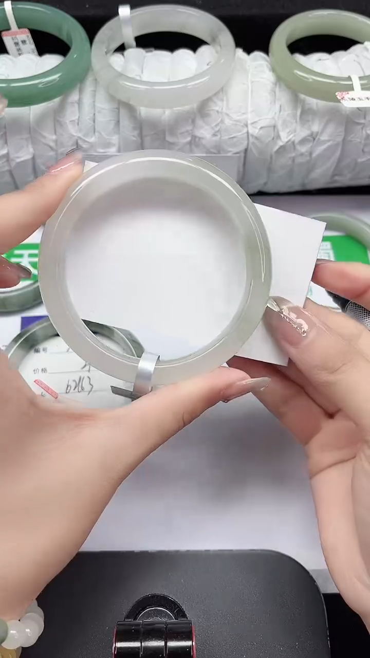 未镶嵌手镯石英质玉246-62/63