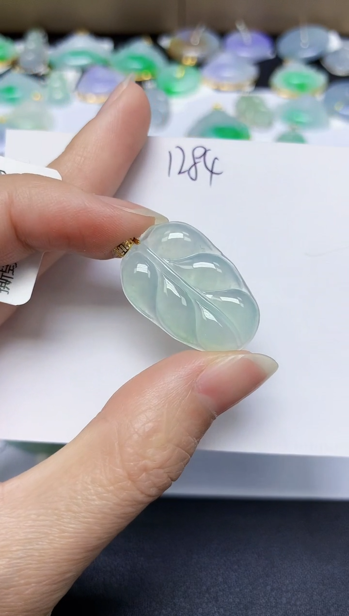 翡翠18K金镶嵌颈饰 天然缅甸翡翠A货