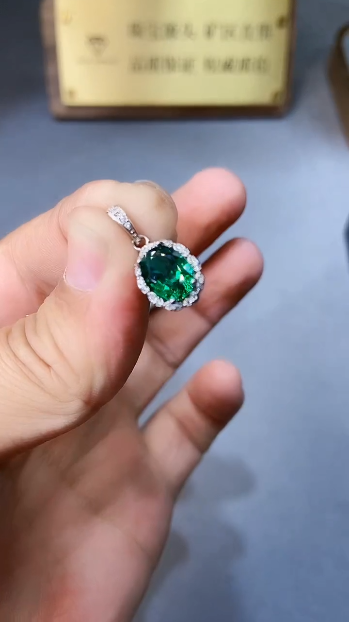 【闪购商品】透辉石吊坠银S925镶嵌354