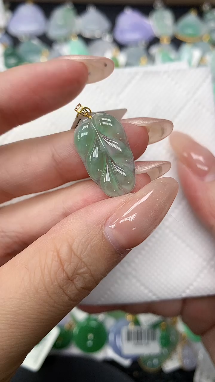 颈饰18K金镶嵌翡翠111111111111