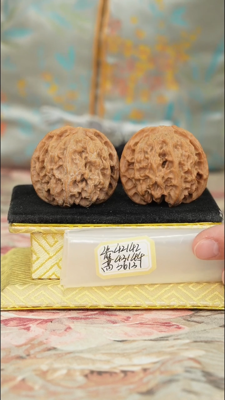 【闪购商品】文玩核桃把件苹果园