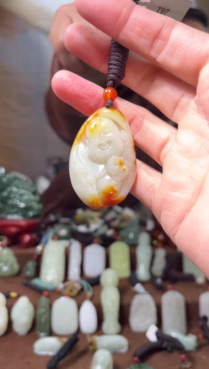 颈饰未镶嵌和田玉`