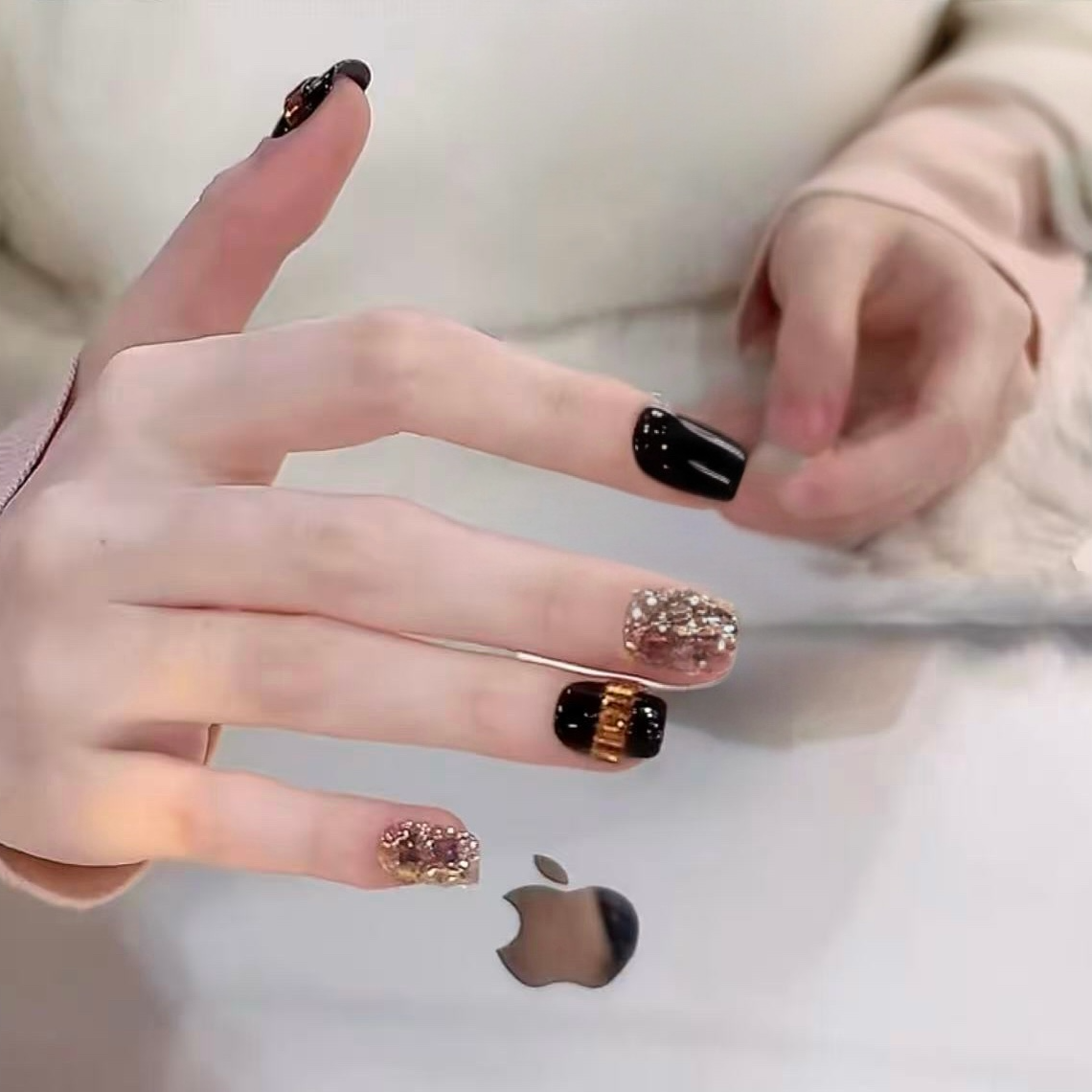 【斑斓黑棕】野世穿戴甲  秋冬黑色拼棕钻氛围感高级美甲