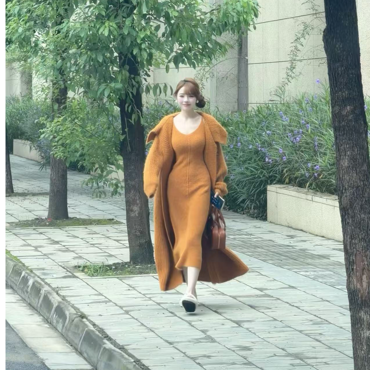 思思家【氛围感两件套】秋季必备氛围焦糖色吊带裙➕长款外套两件套