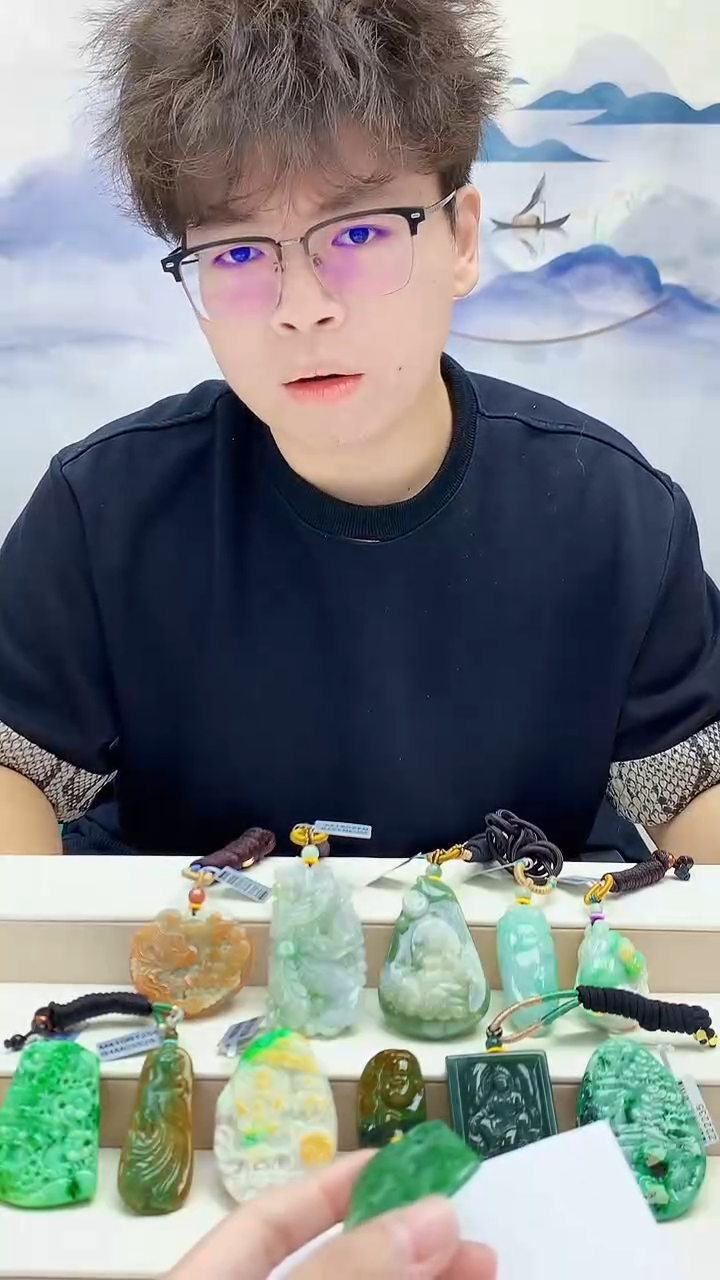 未镶嵌定制翡翠?****Y4688lr-毛货挂件