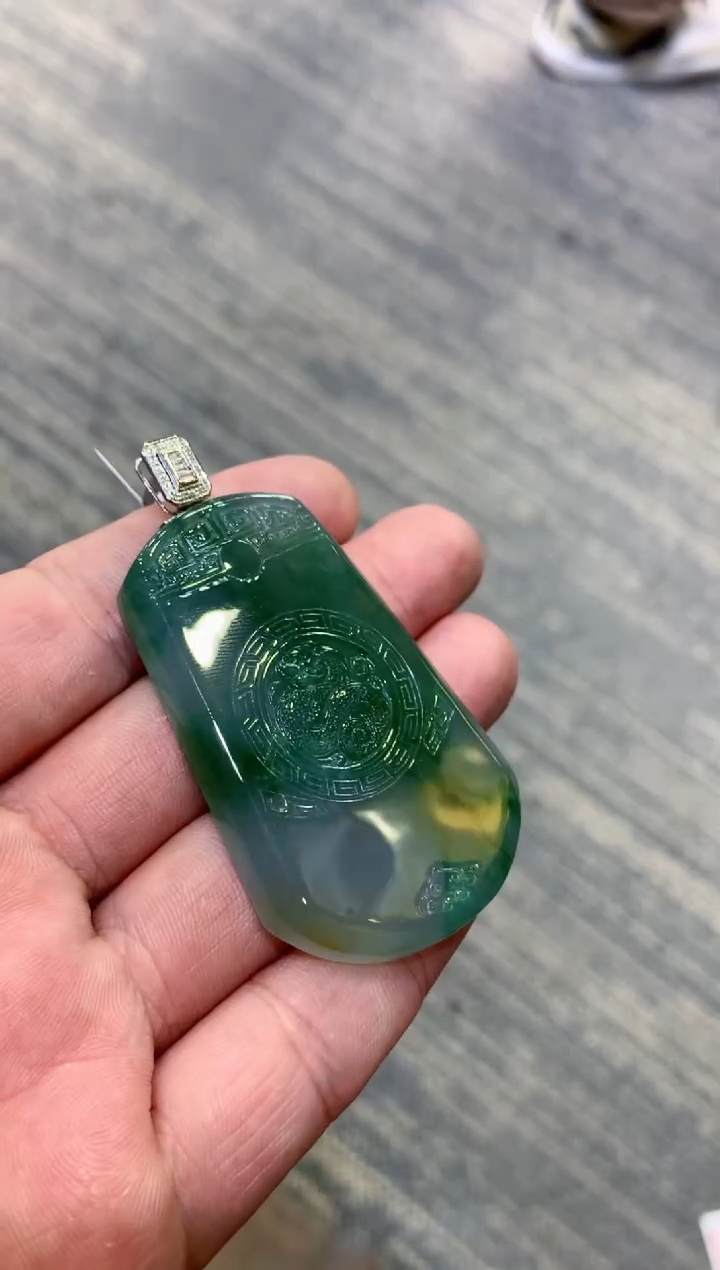 颈饰未镶嵌翡翠天然A货翡翠