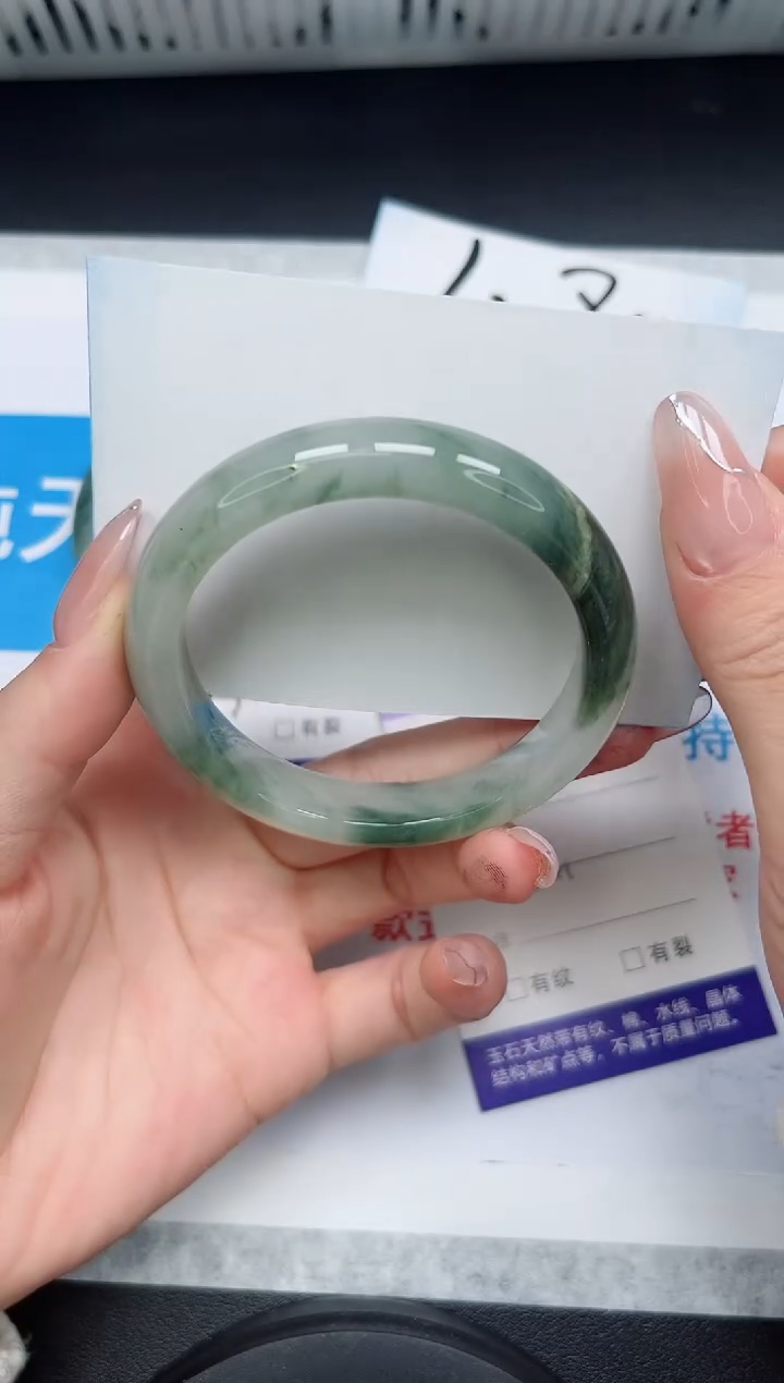 【闪购商品】石英质玉手镯合金67