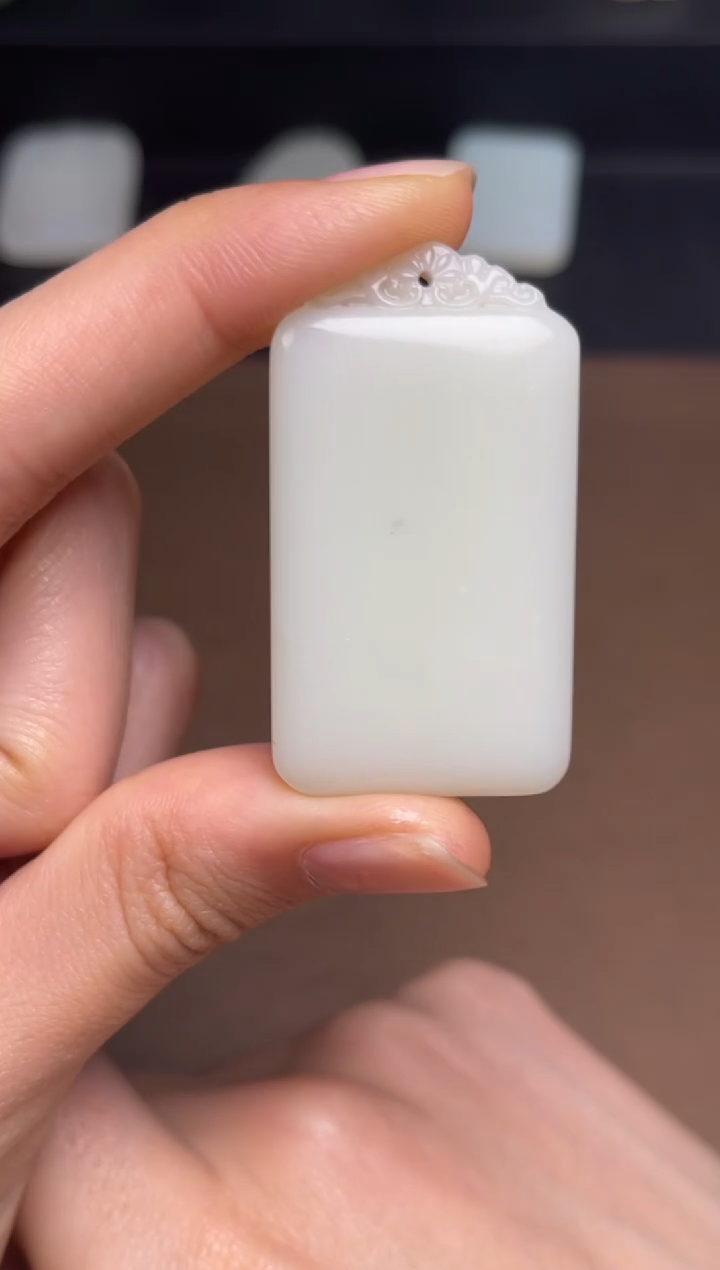 和田玉未镶嵌颈饰12 带点