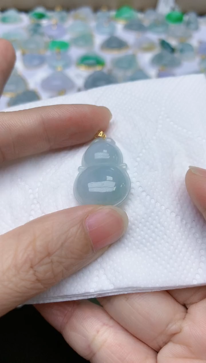 翡翠18K金镶嵌颈饰天然缅甸A货翡翠