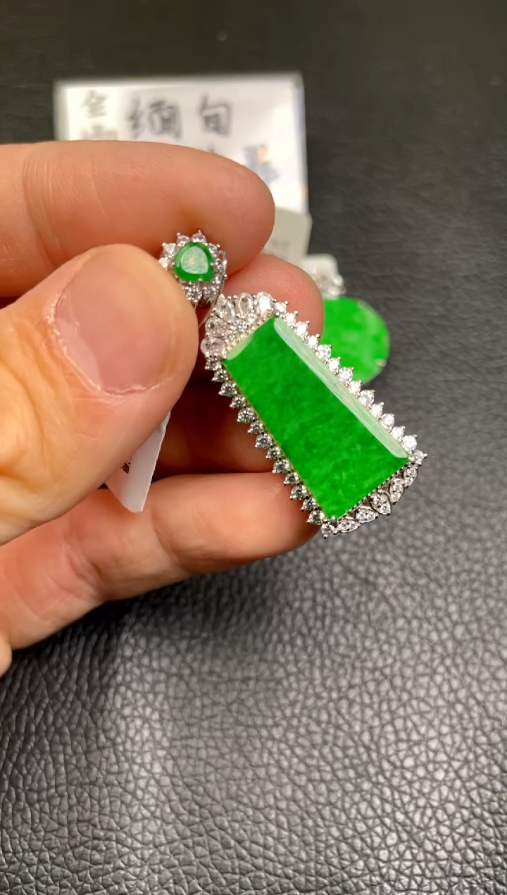 【闪购商品】翡翠吊坠(不含链)银S925镶嵌吊坠