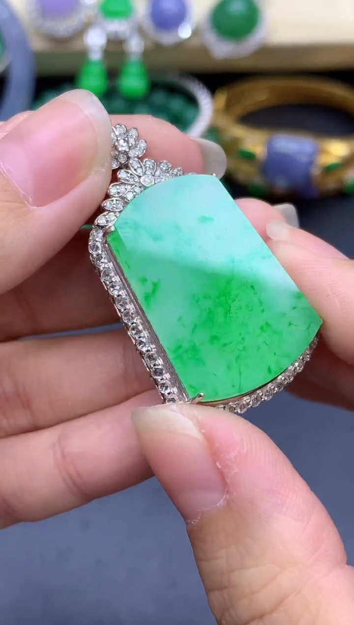 颈饰18K金镶嵌翡翠908-中国好珍宝