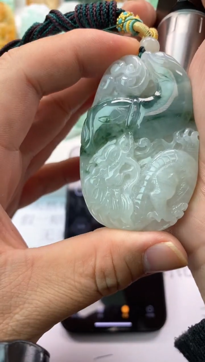 【闪购商品】翡翠颈饰未镶嵌龙