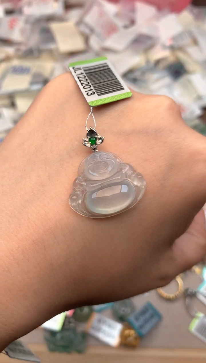 18K金镶嵌挂件翡翠一