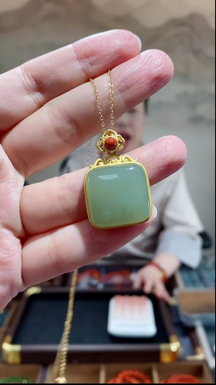 颈饰银S925镶嵌和田玉（糖玉）DZ1008